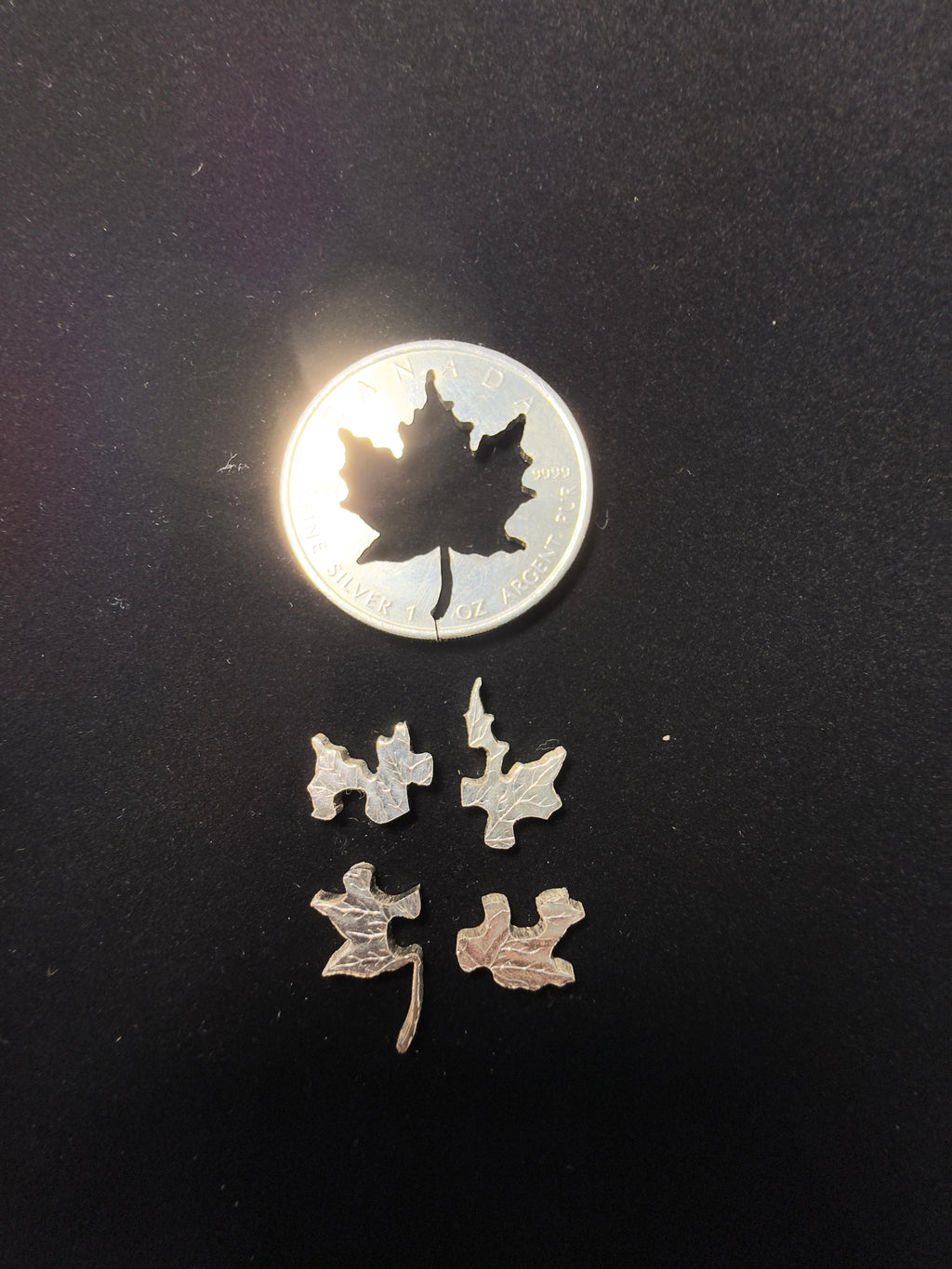 Canadian 1 oz Silver Maple centre jigsaw